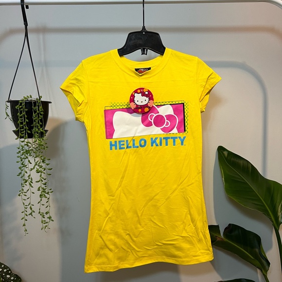 Hello Kitty tshirt - Picture 1 of 2